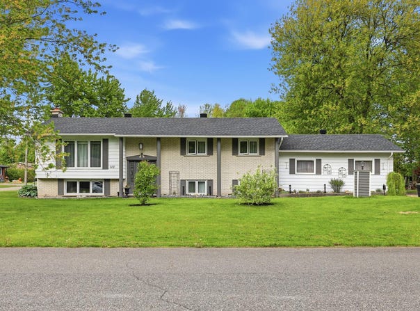 110 Rue Paul-Comtois, Cowansville, Quebec J2K0W7