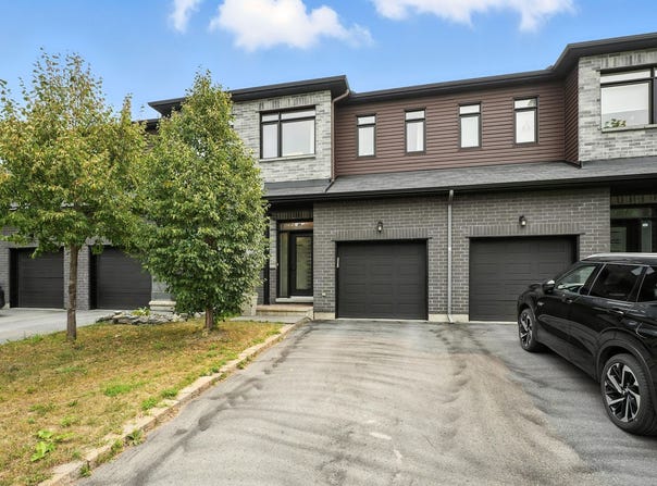 215 Rue de lOurs-Noir, Aylmer, QC J9J1Y5, CA, Aylmer, Quebec J9J1Y5