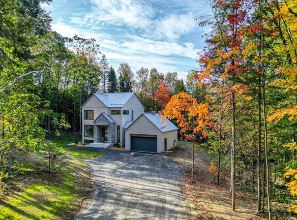 1289 Rue du Galopeur, Sainte-Adèle, Quebec J8B1Y4