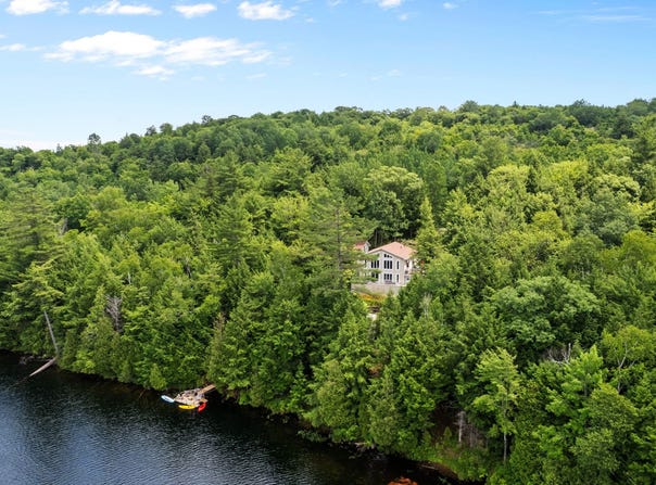 289 Ch. du Chêne-Rouge, Val-des-Monts, Quebec J8N6G1