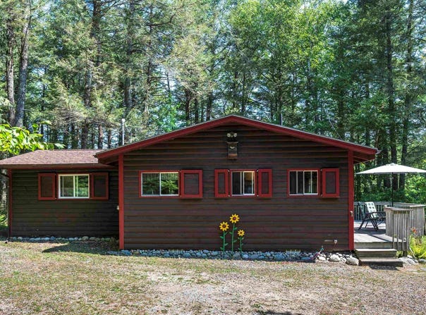 569 Peters Point Road, South Brookfield, Nova Scotia B0T 1X0