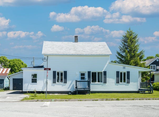 1677 Rue Côté, Mont-Joli, Quebec G5H2P4