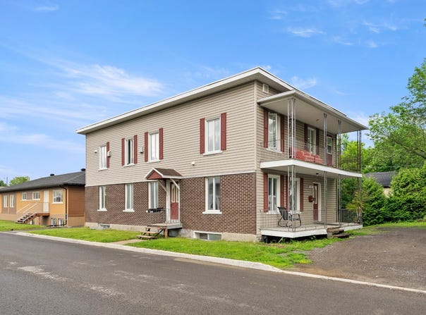 150-152B 73e Rue E., Charlesbourg, QC G1H1M7, CA, Charlesbourg, Quebec G1H1M7