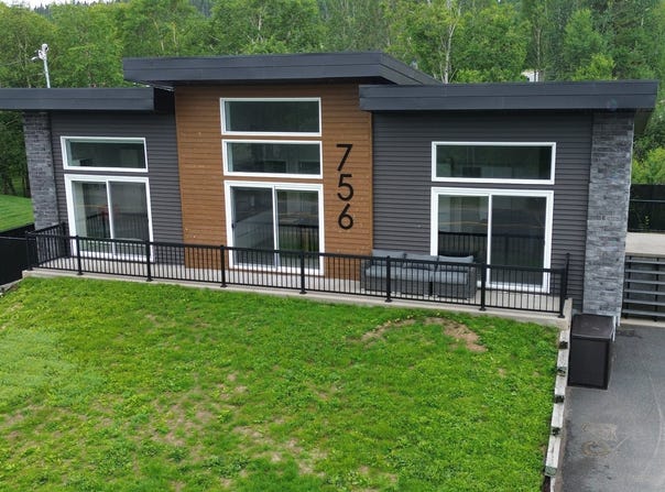 756 Rue de la Rive, Sept-Îles, Quebec G4R0C8