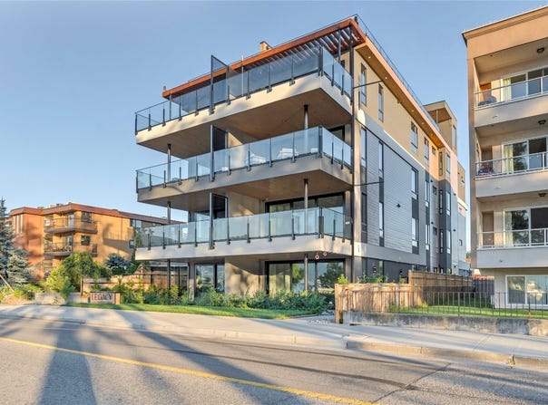 602 Lakeshore Drive 102, Penticton, British Columbia V2A 1B9
