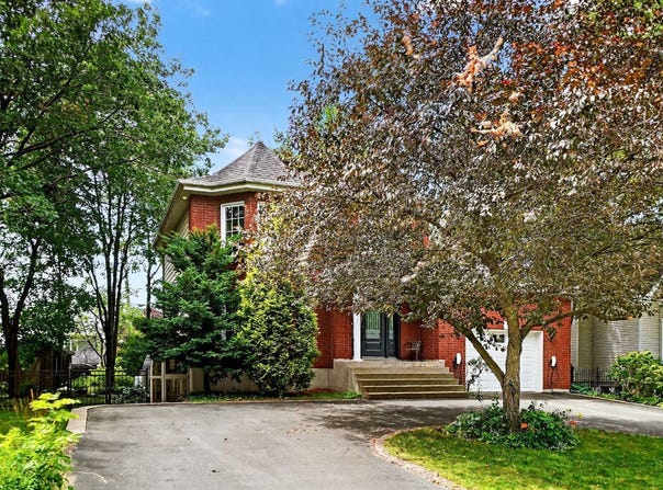 1313 Rue des Rosiers, LAssomption, QC J5W6B8, CA, L'Assomption, Quebec J5W6B8