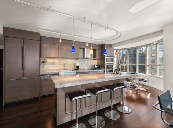 717 Jervis Street 602, Vancouver, British Columbia V6E 4L5