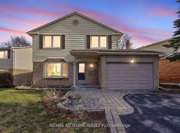113 Lowe Boulevard, Newmarket, Ontario L3Y5T3