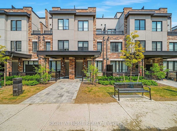 14 - 70 Baynes Way, Bradford West Gwillimbury, Ontario L3Z4M3