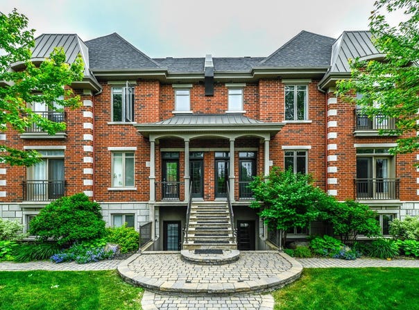 17 Rue de Sicile, Candiac, QC J5R0B3, CA, Candiac, Quebec J5R0B3