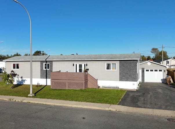 1 Rue des Becs-Scie, Sept-Îles, Quebec G4S1J7