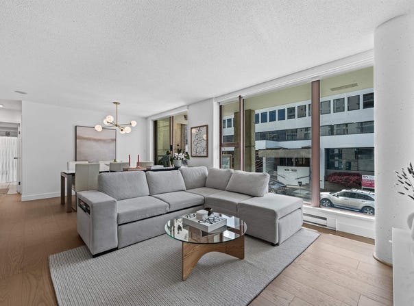 1633 W 8th Avenue 204, Vancouver, British Columbia V6J 5H7