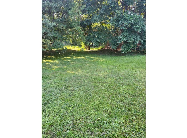 1091 Mohawk Street, Oshawa, Ontario L1G4K5