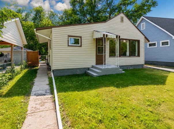 66 Essar Ave, Winnipeg, MB R2G 0S5, Canada, Winnipeg, Manitoba