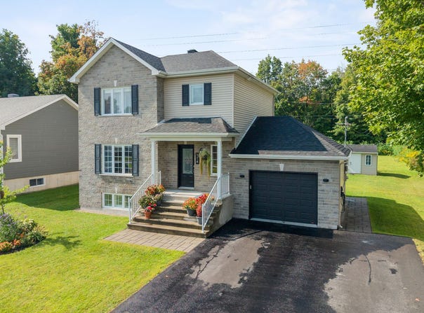 114 Rue des Sittelles, Salaberry-de-Valleyfield, Quebec J0S0J5