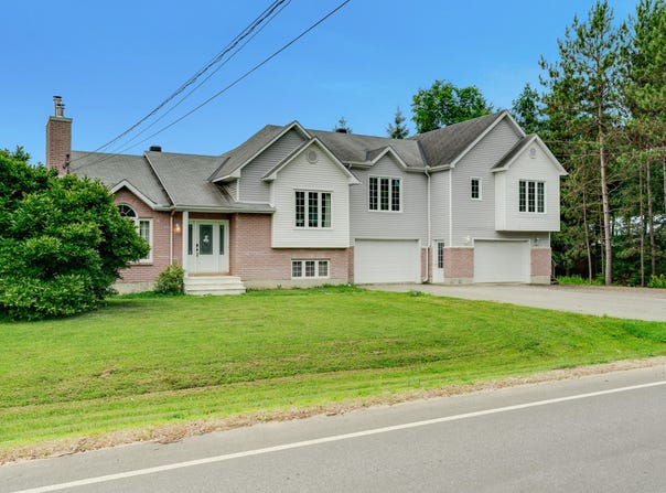 26 26A Ch. Labelle, La Pêche, Quebec J0X 2W0