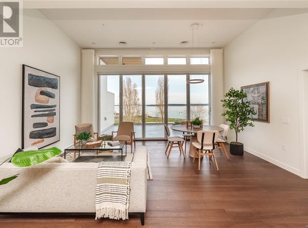 9570 Fifth Street, Sidney, British Columbia V8L2W5