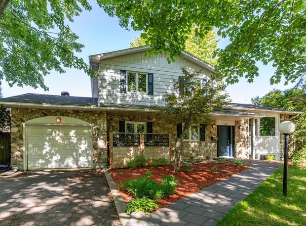 44 Place de la Calédonie, Candiac, QC J5R4G8, CA, Candiac, Quebec J5R4G8