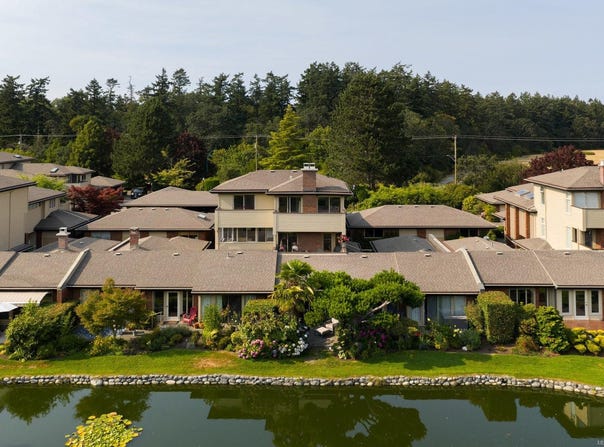 2345 Cedar Hill Cross Rd, Oak Bay, British Columbia V8P5M8
