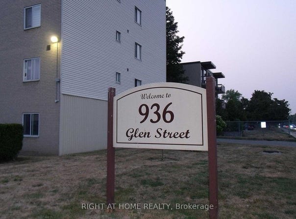 414 - 936 Glen Street, Oshawa, Ontario L1J5Z7