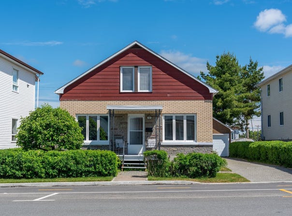 361 2e Avenue E., Amos, Quebec J9T1G9