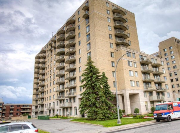 11115 Boul. Cavendish, Saint-Laurent, Quebec H4R2M9