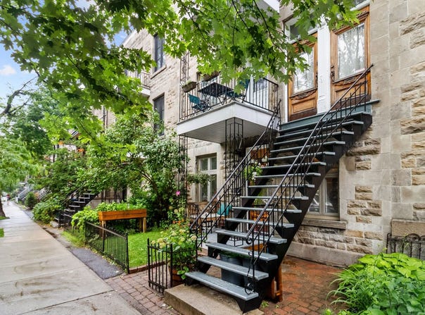 293 Rue du Square-Sir-George-Étienne-Cartier, Montréal (Le Sud-Ouest), Quebec H4C 3A3