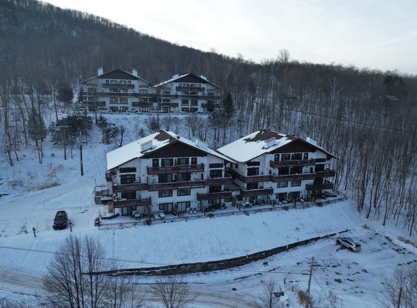 140 Rue Cuttle 461, Mont-Tremblant, Quebec J8E 1B9