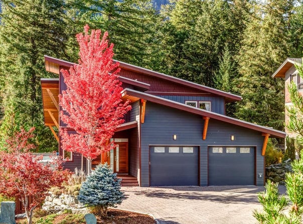 7457 Dogwood Street, Pemberton, British Columbia V0N 2L0