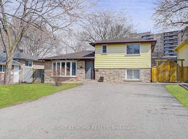 11 Tullamore Road, Brampton, Ontario L6W1J6
