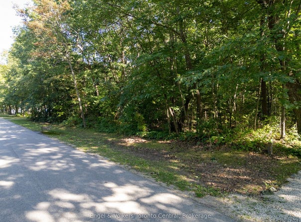 173 Wildwood Drive, Wasaga Beach, Ontario L9Z 1R3