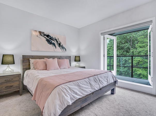 1188 Main Street, Squamish, British Columbia V8B0Z3