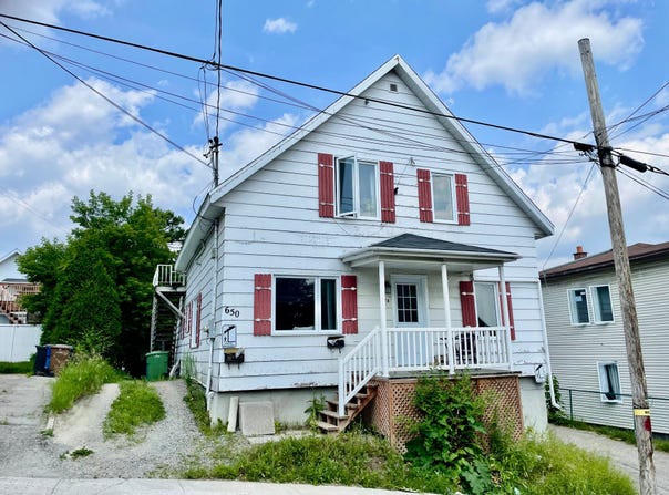 648-650 Rue St-Paul, Chicoutimi, QC G7J3B3, CA, Chicoutimi, Quebec G7J3B3