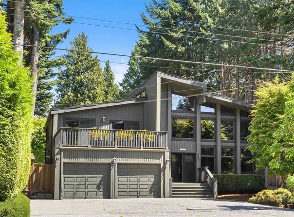 2314 124, Surrey, British Columbia V4A3M8