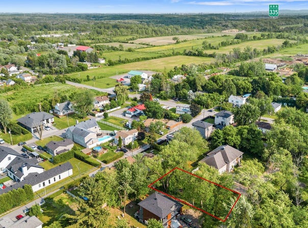 18 Tsse Joseph-Meunier, Saint-François, QC H7J1C4, CA, Saint-François, Quebec H7J1C4