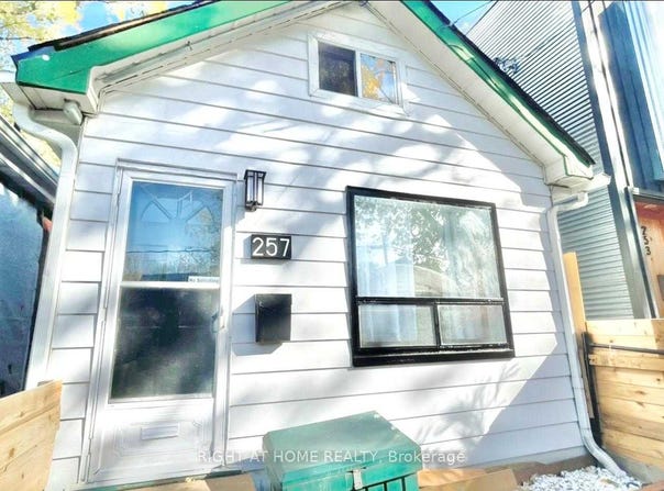 257 Craven Road, Toronto, Ontario M4L2Z5