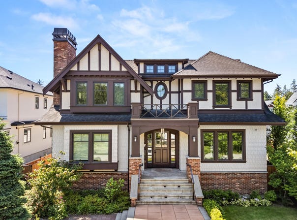 52 Maquinna St, Oak Bay, British Columbia V8S 2J4
