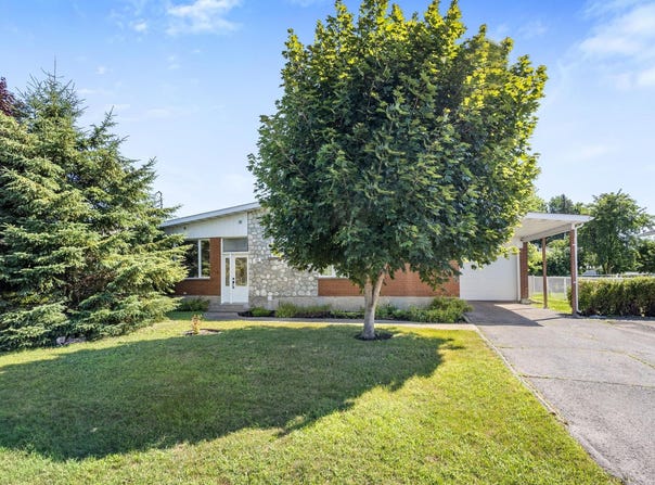 820 Av. de Grande-Île, Salaberry-de-Valleyfield, QC J6S3N8, CA, Salaberry-de-Valleyfield, Quebec J6S3N8