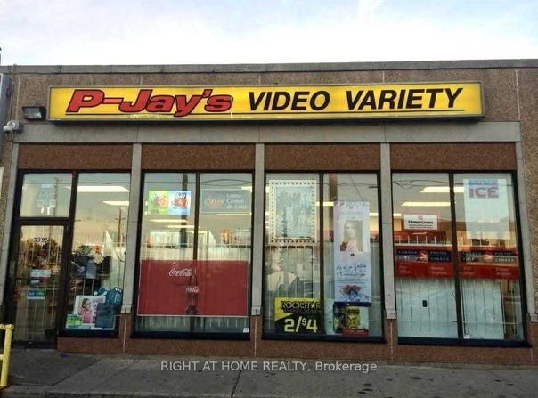 3395 WALKER Road, Windsor, Ontario N8W3R9