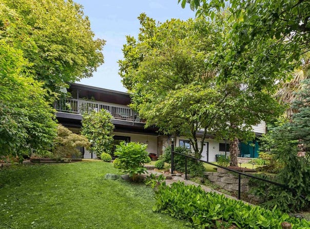 140 E 8TH AVENUE, New Westminster, British Columbia V3L4J7