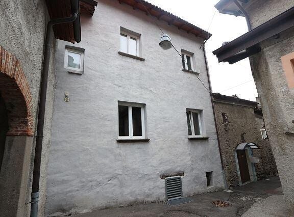 Mezzovico, Ticino 6805