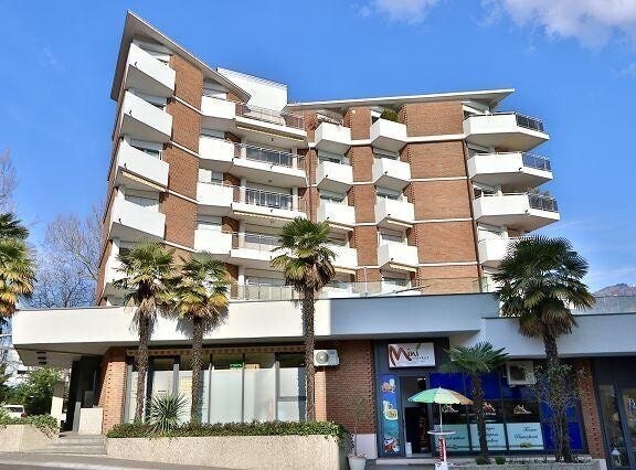 Lugano, Ticino 6900