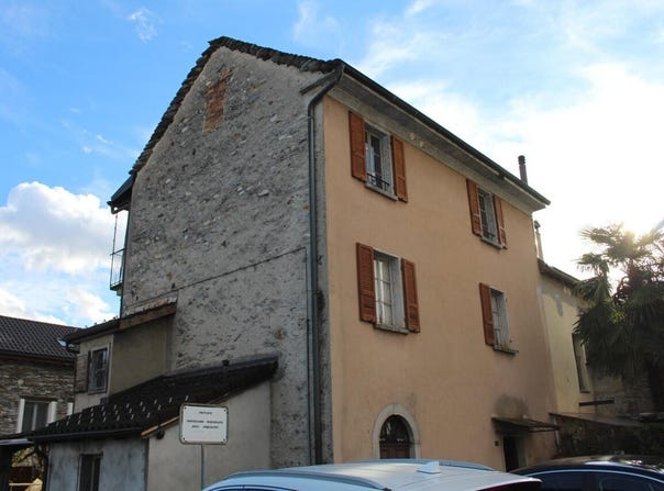 via Locarno 8, Cugnasco, Ticino 6516