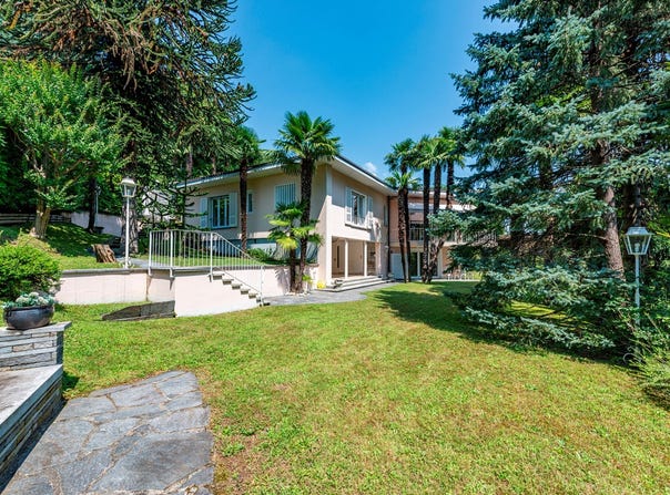 Lugano, Agno, Ticino 6982