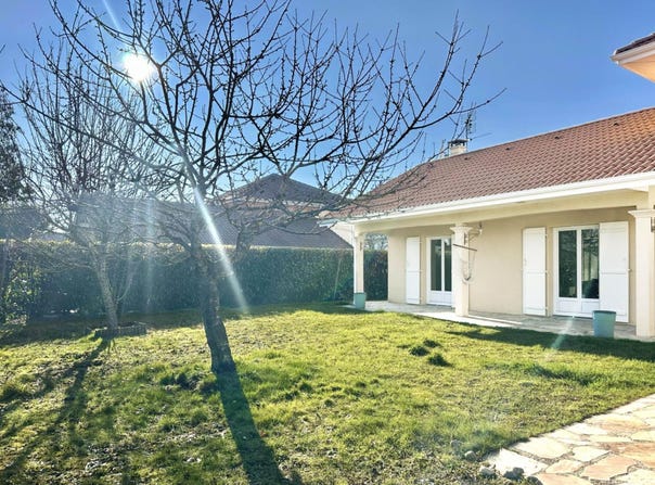 Rue du Jura 1, Douvaine, Auvergne-Rhône-Alpes 74140