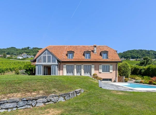 Mont-sur-Rolle, Vaud 1185