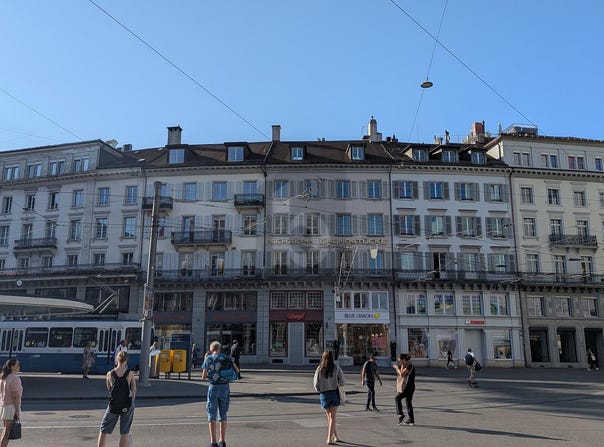 Auf Anfrage, Zürich, Zürich (canton) 8001