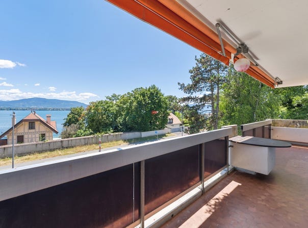 Route Suisse 68, Coppet, Vaud 1296
