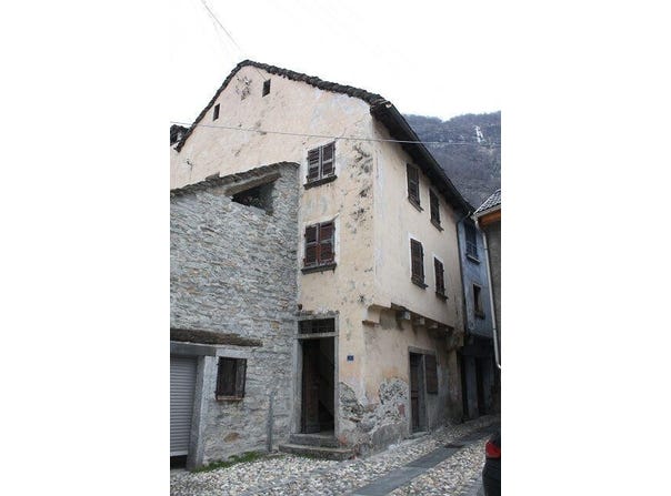 Giornico, Ticino 6745