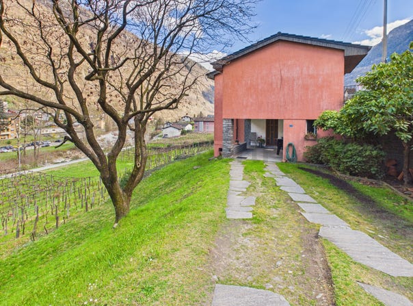 Giornico, Ticino 6745